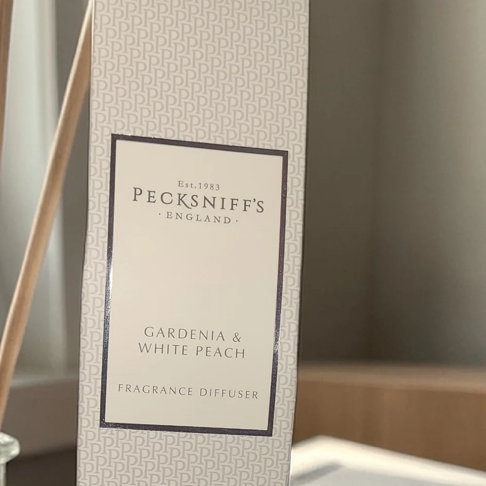Pecksniff's Gardenia & White Peach Fragrance Diffuser